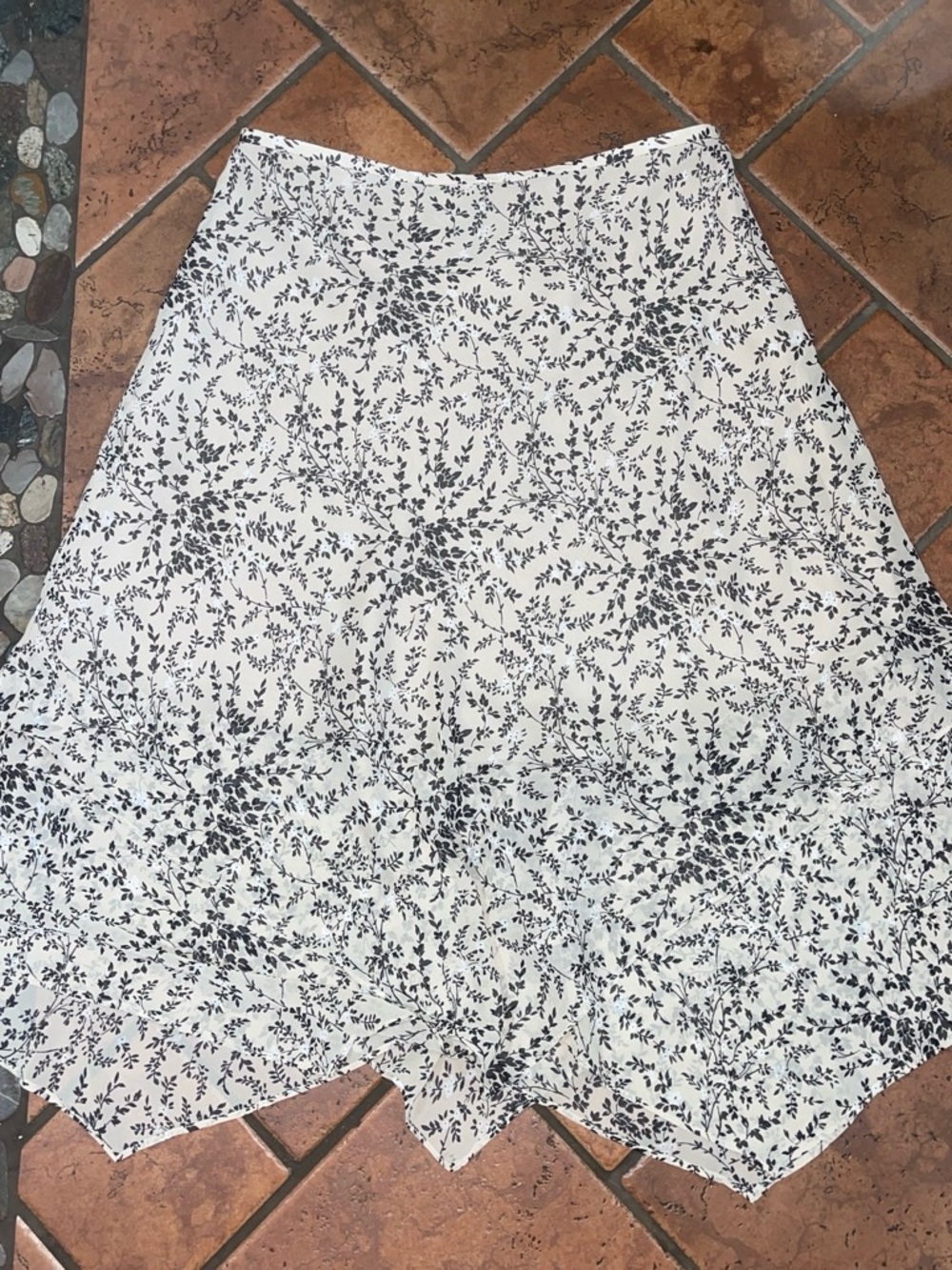 Evan Picone White A-Line Skirt with Black Floral Print